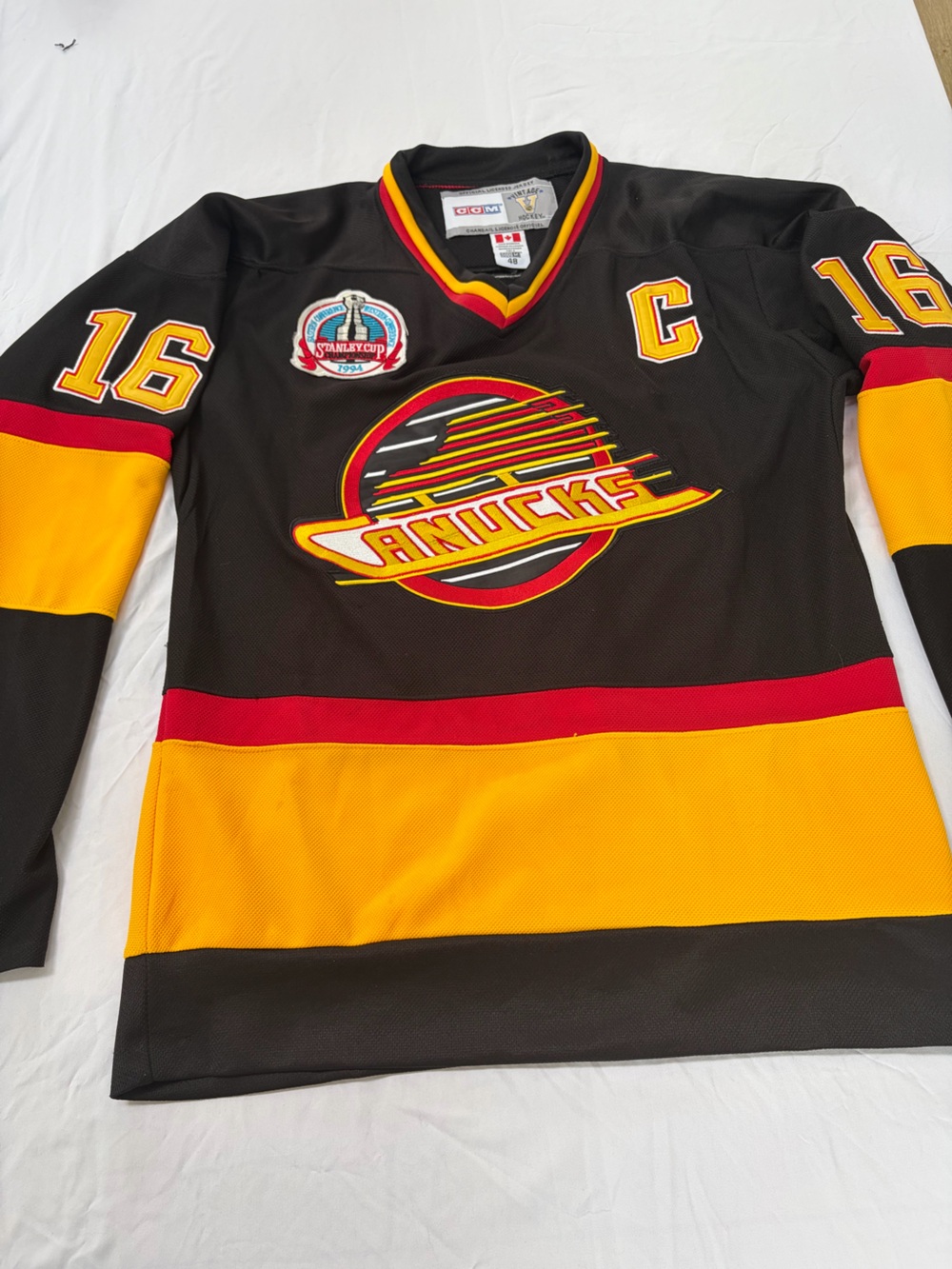 Trevor Linden Vancouver Canucks CCM 1994 Cup Jersey Size